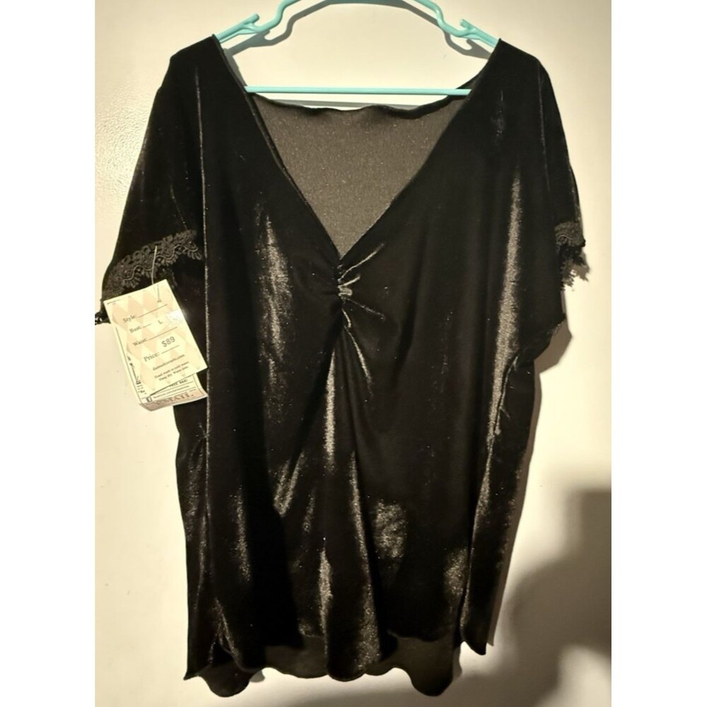 NWT Damsel in this Dress Black velvet stretch lace detail v neck blouse NWT